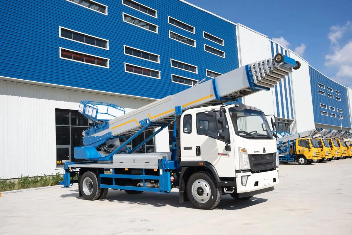 上海徐汇出租云梯车高空作业车 建筑垃圾搬运